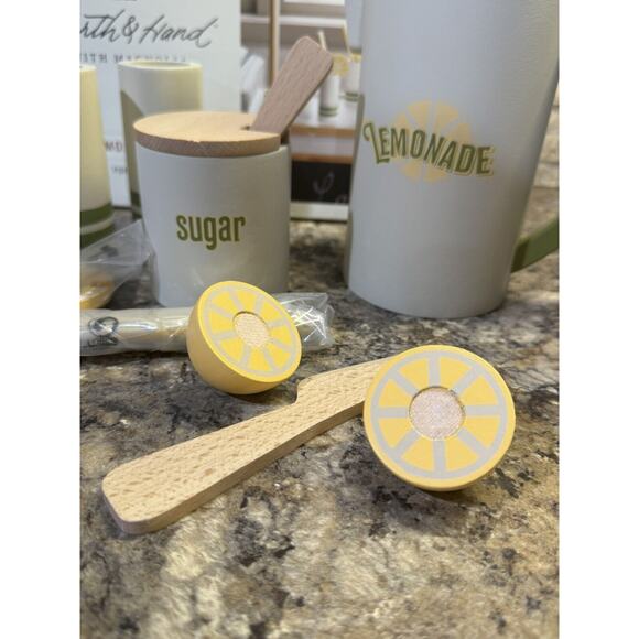 Hearth and Hand With Magnolia Wooden Lemonade 13 Piece Play Set New In Box. - Picture 6 of 9